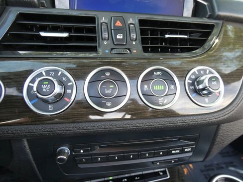 Used 2015 BMW Z4 sDrive35is image 44