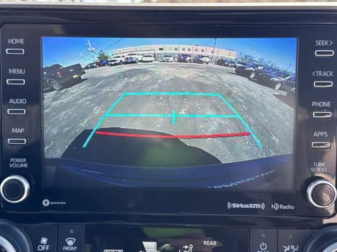 Used 2022 Toyota Highlander XLE image 28