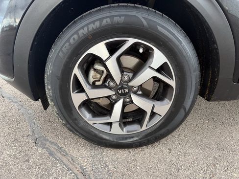 Used 2021 Kia Sportage LX image 9
