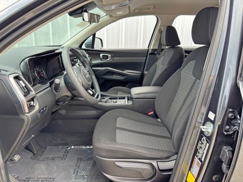 Used 2022 Kia Sorento LX image 15
