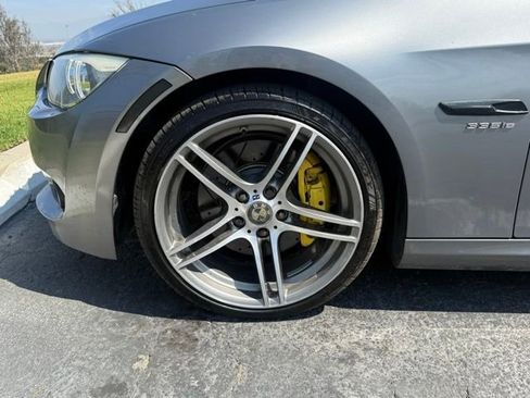 Used 2012 BMW 335is Convertible image 25