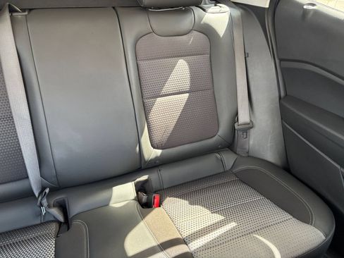 Used 2025 Chevrolet Trax LT FWD image 35