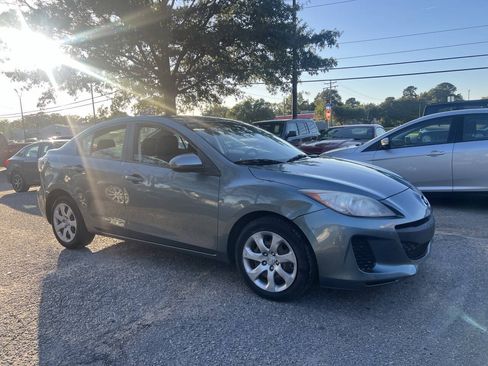 Used 2013 MAZDA MAZDA3 i SV w/ Convenience Pkg FWD image 6