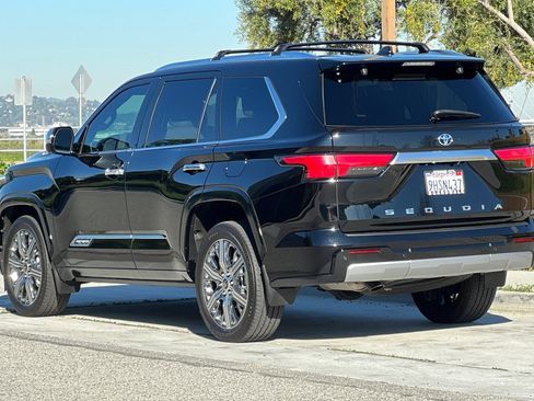 Used 2023 Toyota Sequoia Capstone AWD/4WD image 6