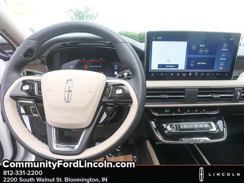 New 2025 Lincoln Corsair Reserve image 9