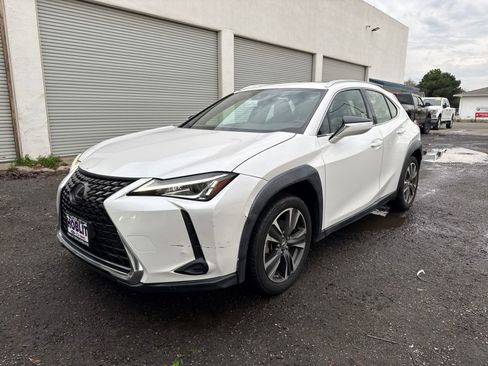 Used 2019 Lexus UX 200 image 1