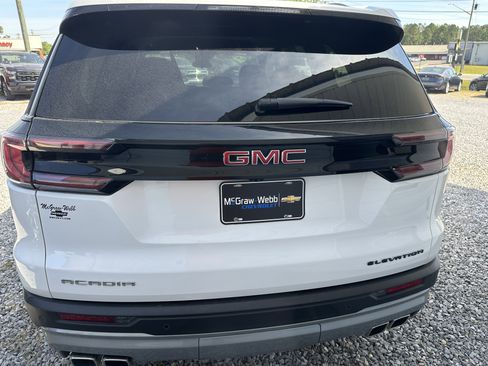 Used 2025 GMC Acadia Elevation FWD image 6