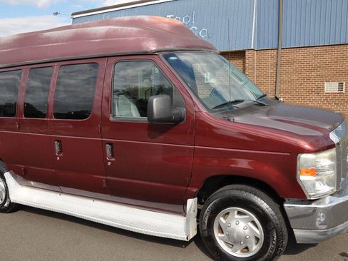 Used 2010 Ford E-350 and Econoline 350 XL image 8