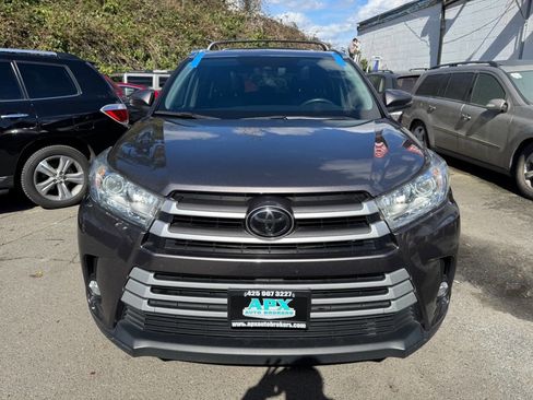Used 2019 Toyota Highlander XLE image 6