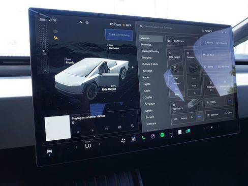 Used 2025 Tesla Cybertruck AWD Crew Cab image 20