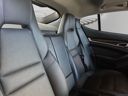 Used 2014 Porsche Panamera image 18