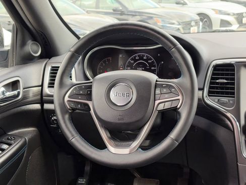 Used 2019 Jeep Grand Cherokee Laredo image 23