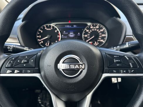 Used 2024 Nissan Altima 2.5 SV image 24