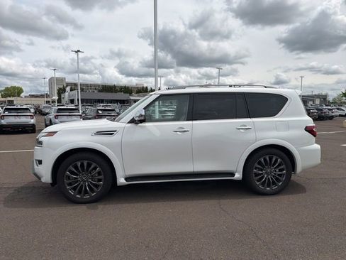 Used 2023 Nissan Armada Platinum w/ Cargo Package AWD/4WD image 4