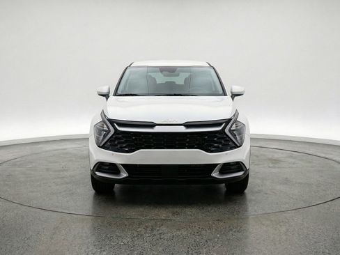 Used 2025 Kia Sportage LX FWD image 2