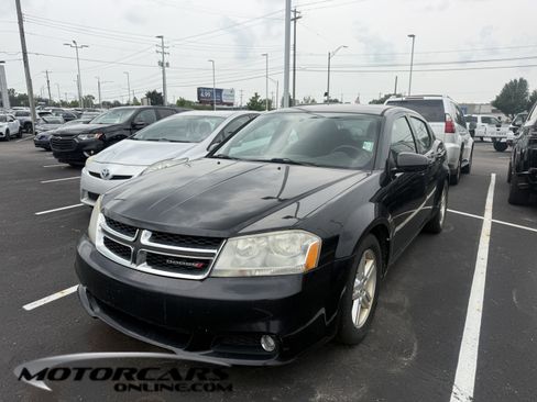 Used 2013 Dodge Avenger SXT FWD image 1