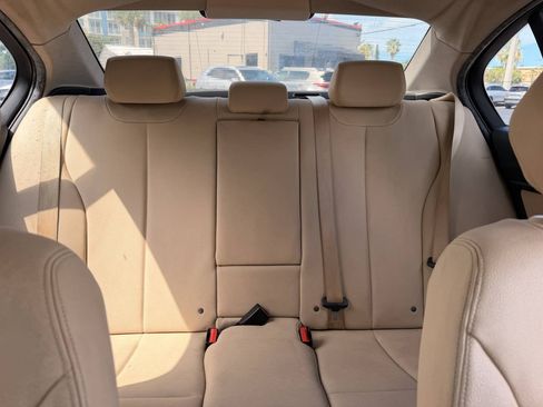 Used 2017 BMW 320i Sedan RWD image 22