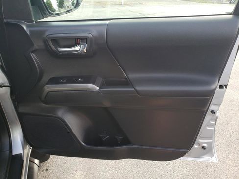 Used 2023 Toyota Tacoma TRD Sport image 18