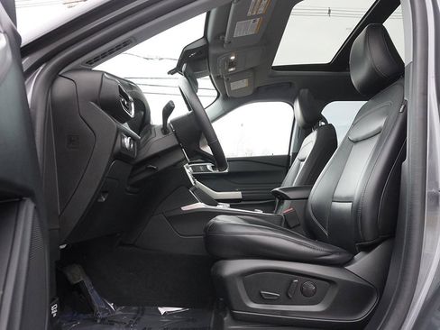 Used 2022 Ford Explorer XLT w/ Equipment Group 202A image 35