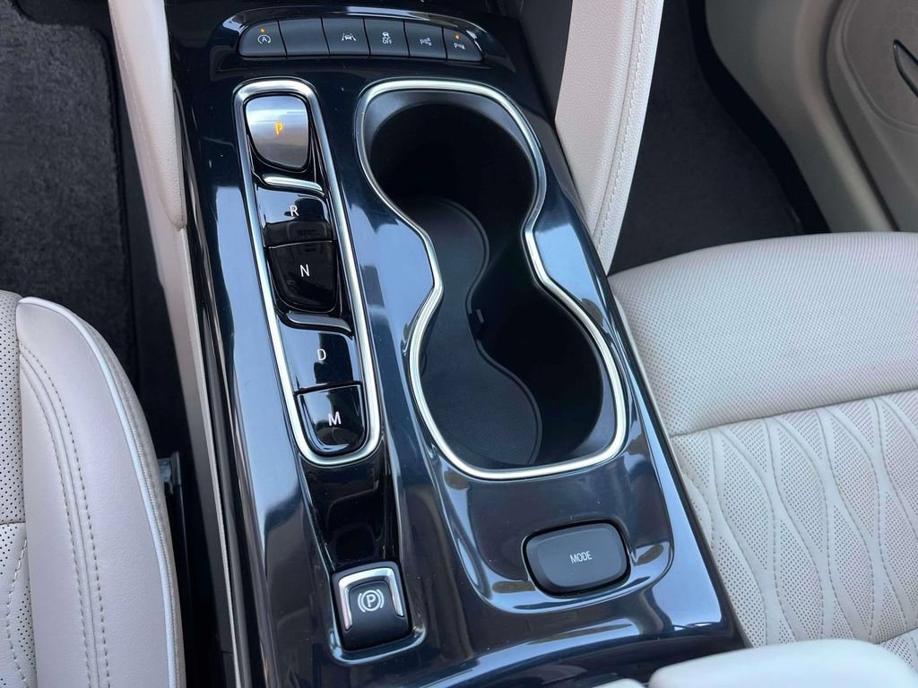 Certified 2022 Buick Envision Avenir w/ Technology Package II FWD image 33