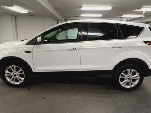 Used 2019 Ford Escape SE image 5