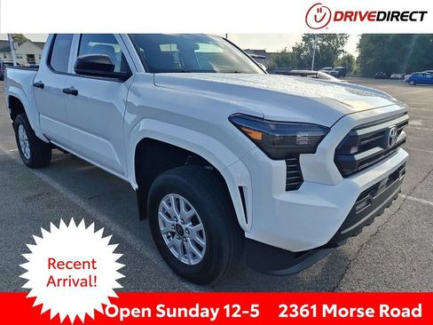 Used 2024 Toyota Tacoma SR AWD/4WD image 1