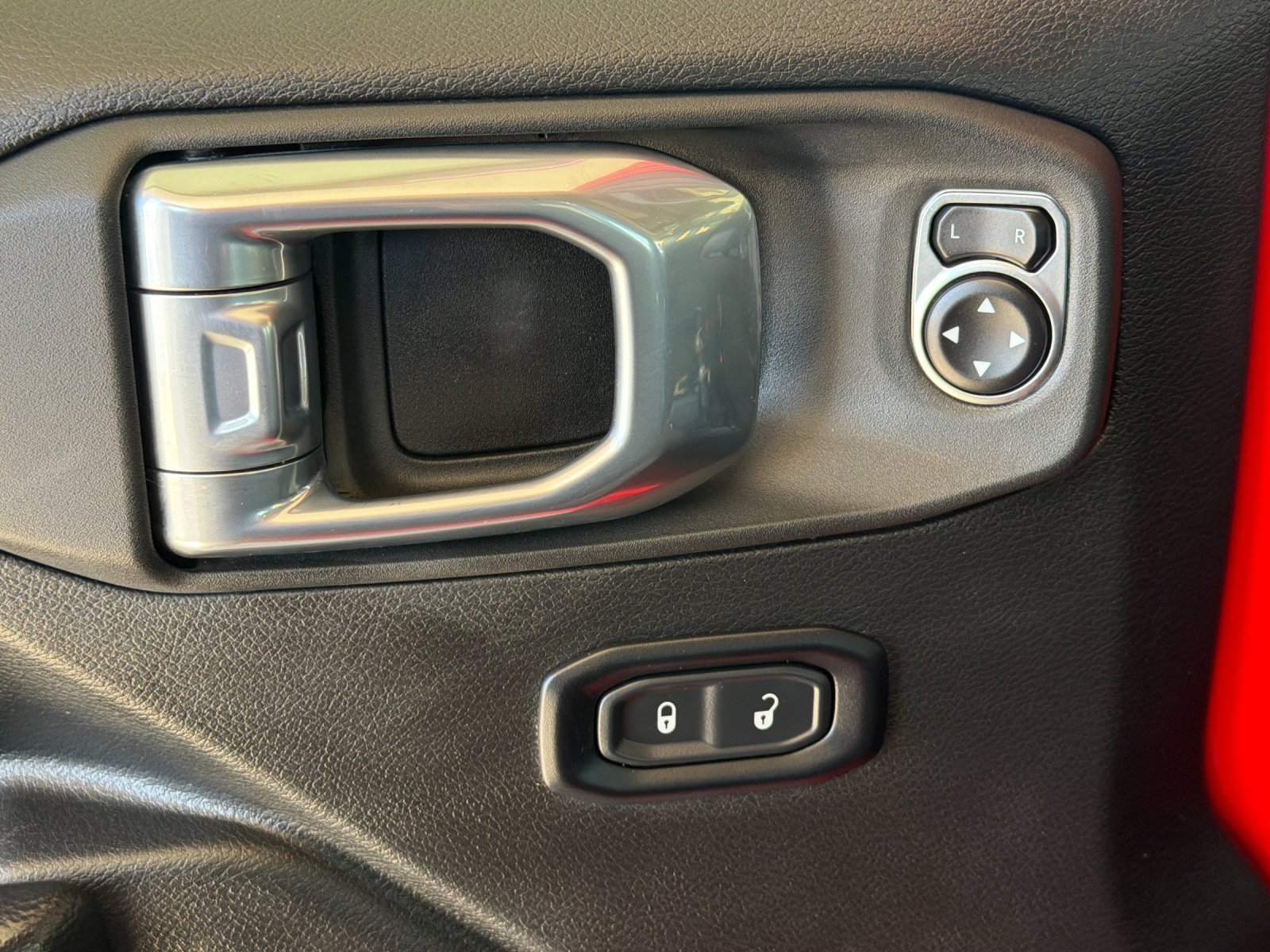Used 2025 Jeep Wrangler Unlimited Sport AWD/4WD image 12