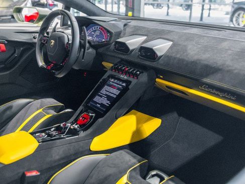 Used 2023 Lamborghini Huracan Tecnica image 16