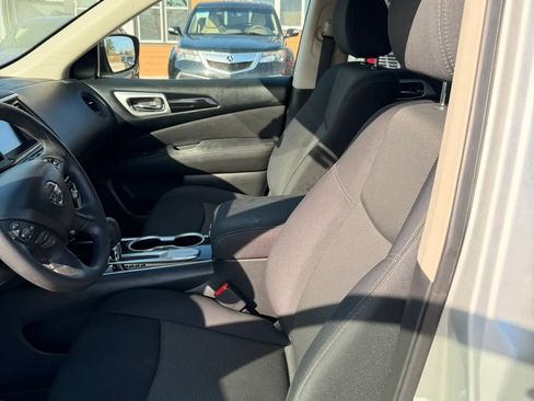 Used 2017 Nissan Pathfinder S FWD image 10