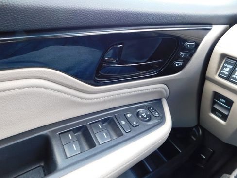 Certified 2022 Honda Odyssey Touring image 36