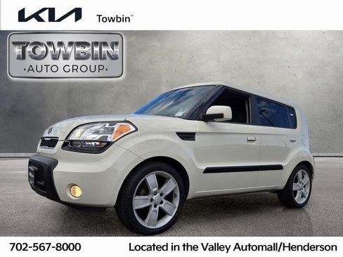 Used 2010 Kia Soul ! FWD image 1