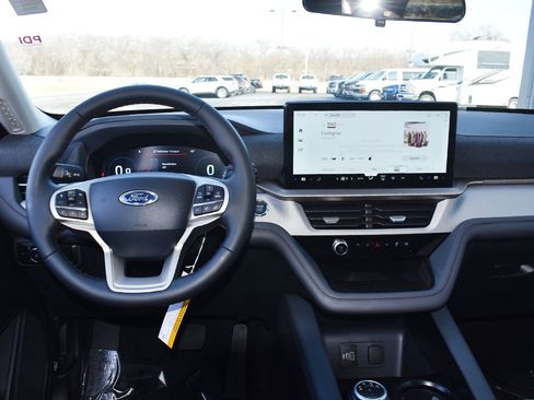 New 2026 Ford Explorer Active w/ Active Comfort Package AWD/4WD image 17