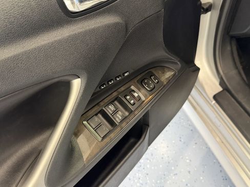 Used 2011 Lexus IS 250C w/ Luxury Pkg RWD image 11