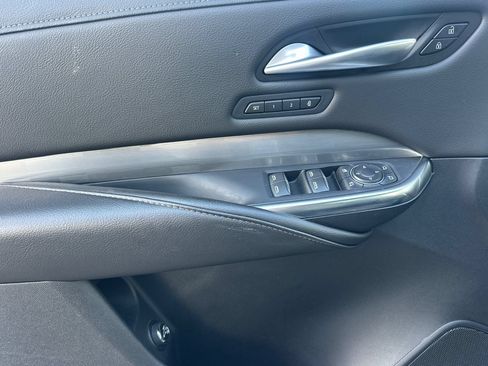 Used 2025 Cadillac XT4 Premium Luxury FWD image 11