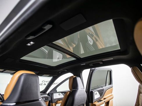 Used 2023 Lincoln Aviator Black Label w/ Dynamic Handling Package image 29