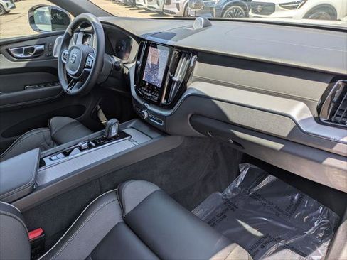 Used 2022 Volvo XC60 T8 R-Design w/ Advanced Package AWD/4WD image 26