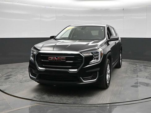 Used 2024 GMC Terrain SLE AWD/4WD image 3