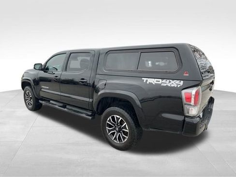 Used 2023 Toyota Tacoma TRD Sport w/ Technology Package image 5