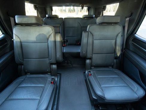 Used 2021 GMC Yukon Denali w/ Denali Premium Package image 28