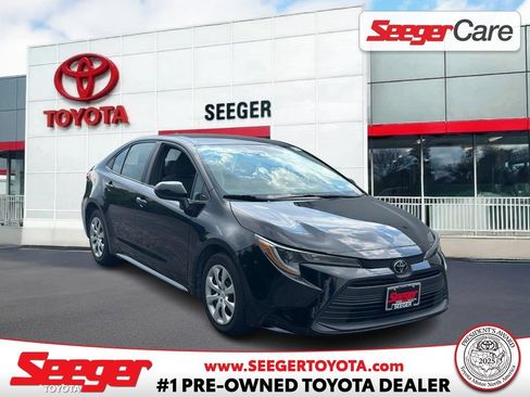 Used 2024 Toyota Corolla LE FWD image 1
