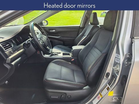 Used 2015 Toyota Camry SE FWD image 9