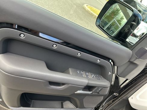 New 2025 Land Rover Defender 130 S image 11