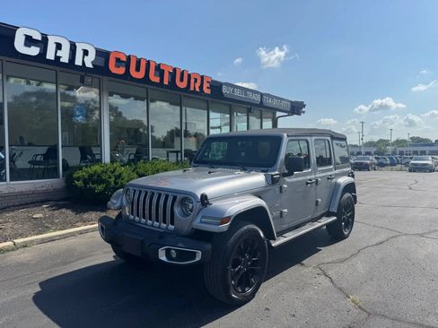 Used 2021 Jeep Wrangler Unlimited Sahara w/ Cold Weather Group AWD/4WD image 1