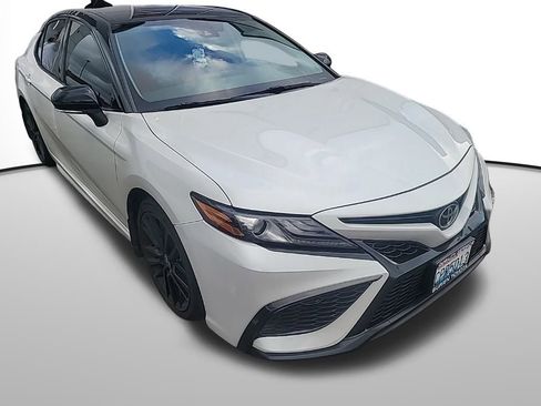 Used 2022 Toyota Camry XSE image 2