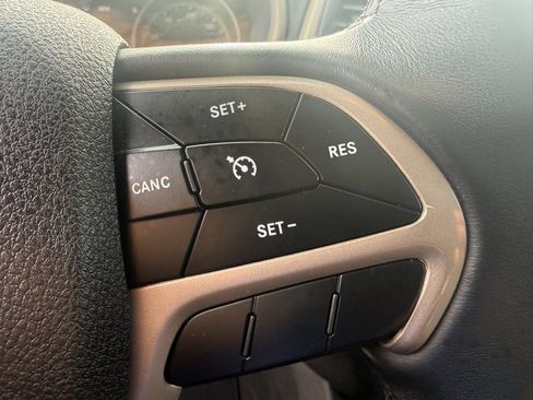 Used 2018 Jeep Cherokee Limited image 53