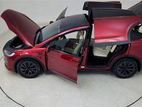 Used 2024 Tesla Model X image 94