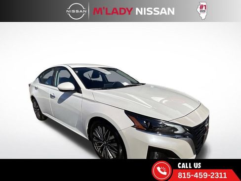 Used 2023 Nissan Altima 2.5 SV image 3