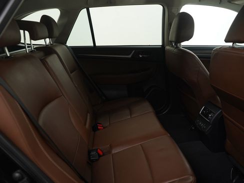 Used 2019 Subaru Outback 3.6R Touring image 12