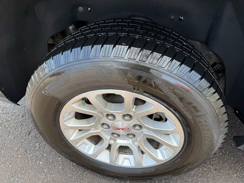 Used 2019 GMC Yukon XL SLT AWD/4WD image 10