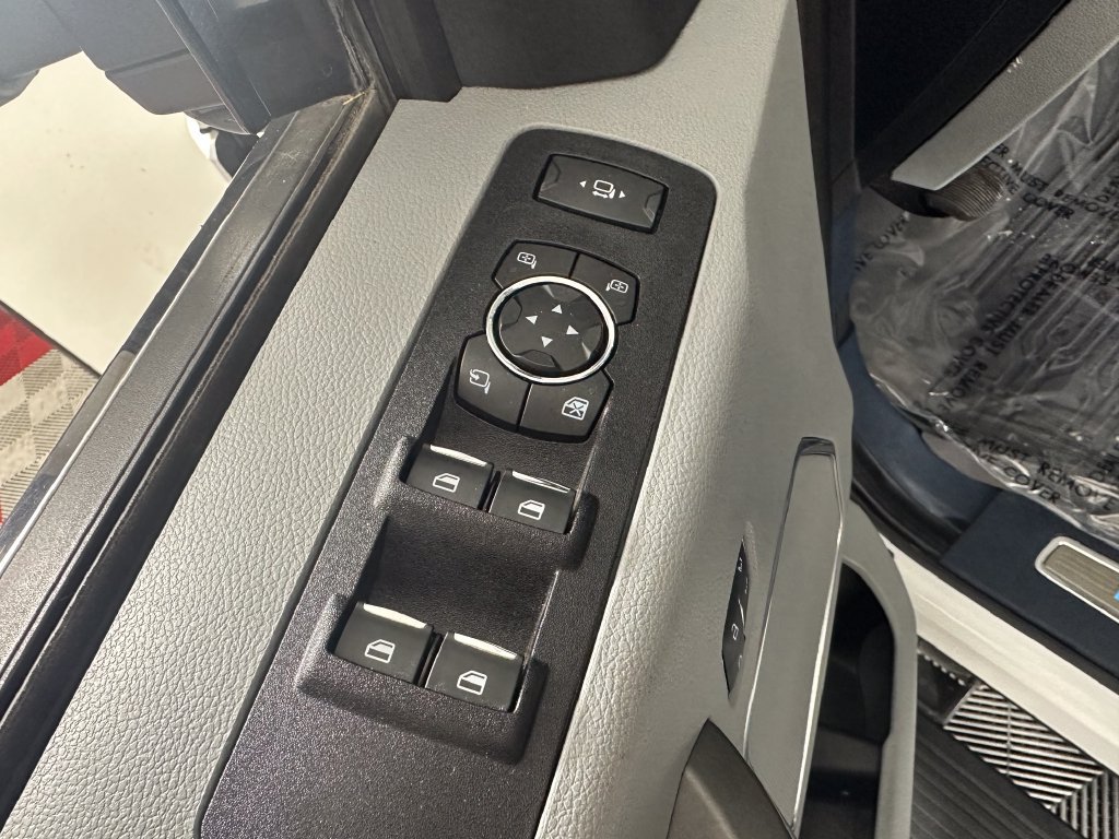 Used 2022 Ford F350 Limited AWD/4WD image 22